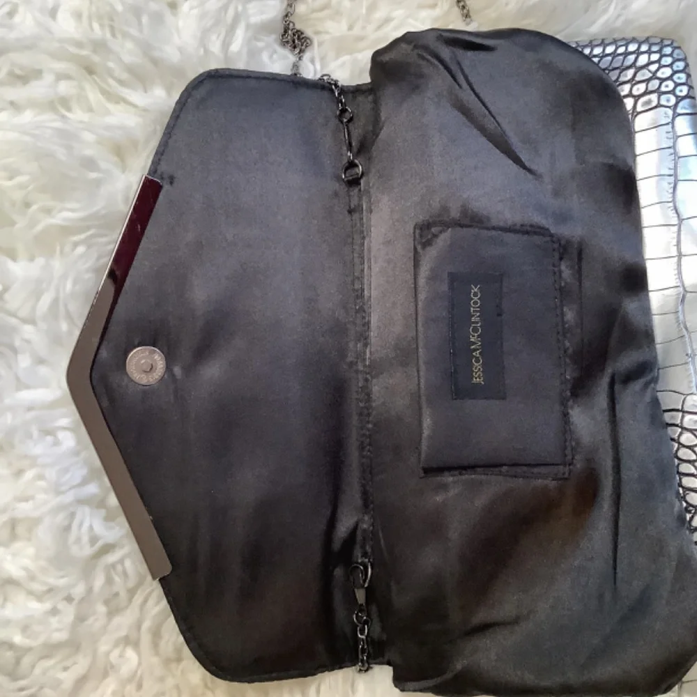 EUC Jessica McClintock  silver croc clutch‎ crossbody chain